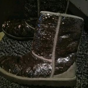 Ugg gold brown sequence  size 6